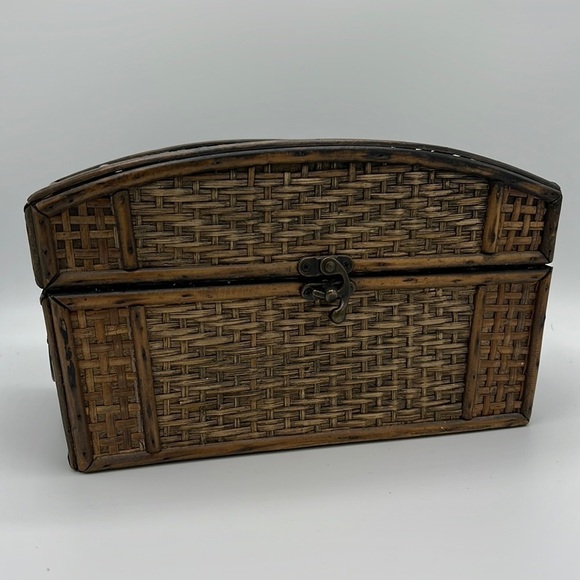 WOVEN WOODEN BROWN DECOR BOX - Picture 1 of 11